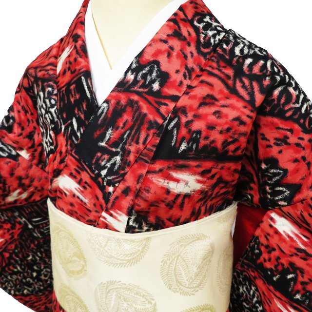 【新品】正絹　赤色　初着 リサイクル着物】振袖 正絹 Sランク 身丈167cm 裄丈66cm 袷 赤色