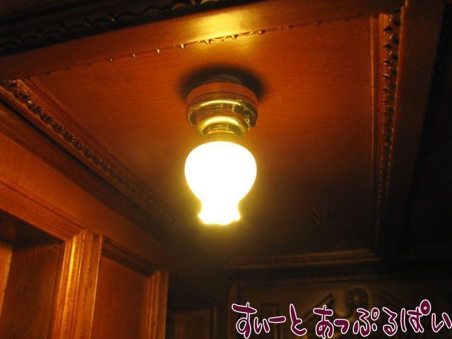 クリックポスト可 ミニチュア　3V電池式LED照明　チューリップランプ　 HKL-TL-316　ドールハウス用