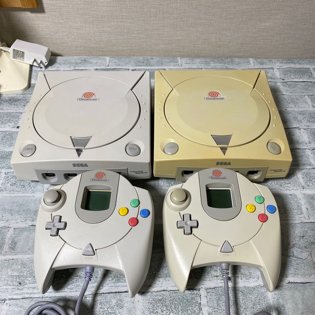 （10）SEGA　Dreamcast　HKT-3000(2点) 現状品