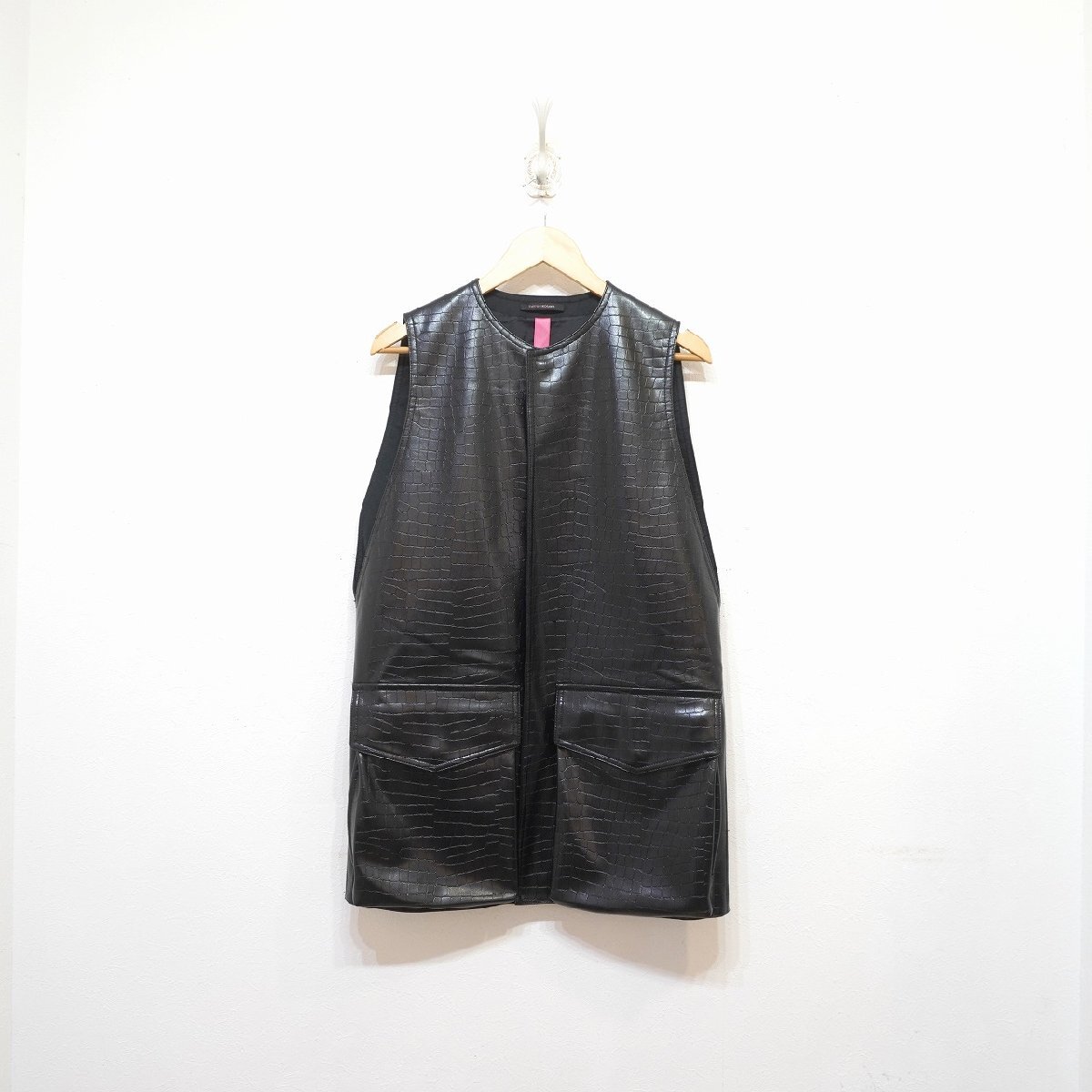 Y´s PINK TAKESHI KOSAKA (2) 型押し フェイクレザー ベスト Y´s PINK TAKESHI KOSAKA (2) 型押し フェイクレザー ベスト