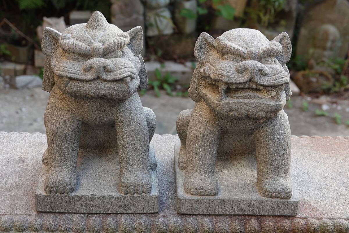 獅子狛犬　シーサー　石彫刻　オリジナル　魔除け　玄関　門柱　風水　手彫り仕上げ