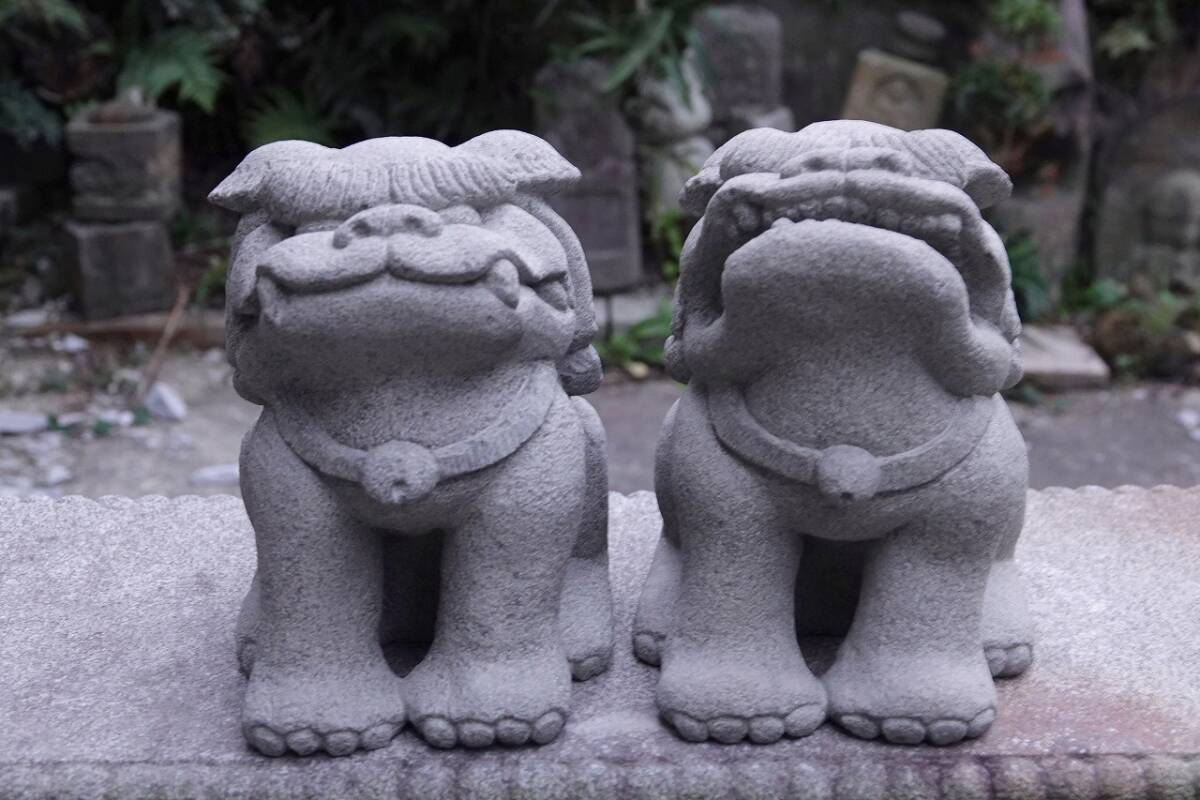 (02) 獅子狛犬　シーサー　石彫刻　オリジナル　魔除け　玄関　門柱　風水　手彫り仕上げ 製造直売