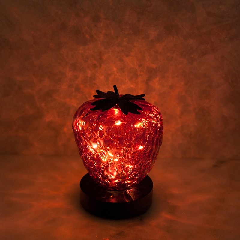 * новый товар LED фонарь клубника / клубника настольный освещение интерьер смешанные товары фрукты украшение произведение искусства модный осветительное оборудование фрукты красный цвет Z962