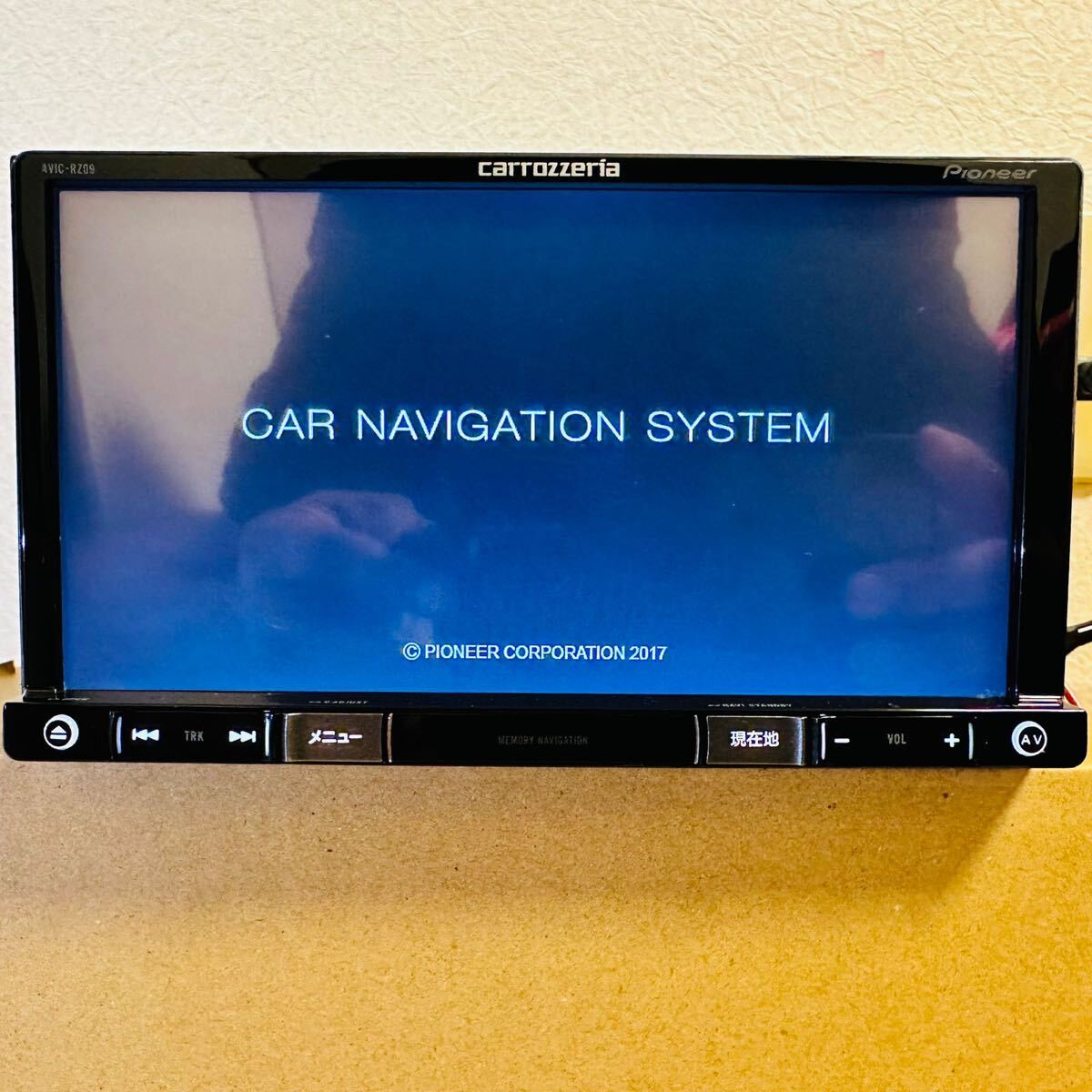 Pioneer カロッツェリア 楽ナビ AVIC-RZ09 /TV/Bluetooth/DVD/CD Pioneer カロッツェリア 楽ナビ AVIC-RZ09 /TV/Bluetooth/DVD/CD