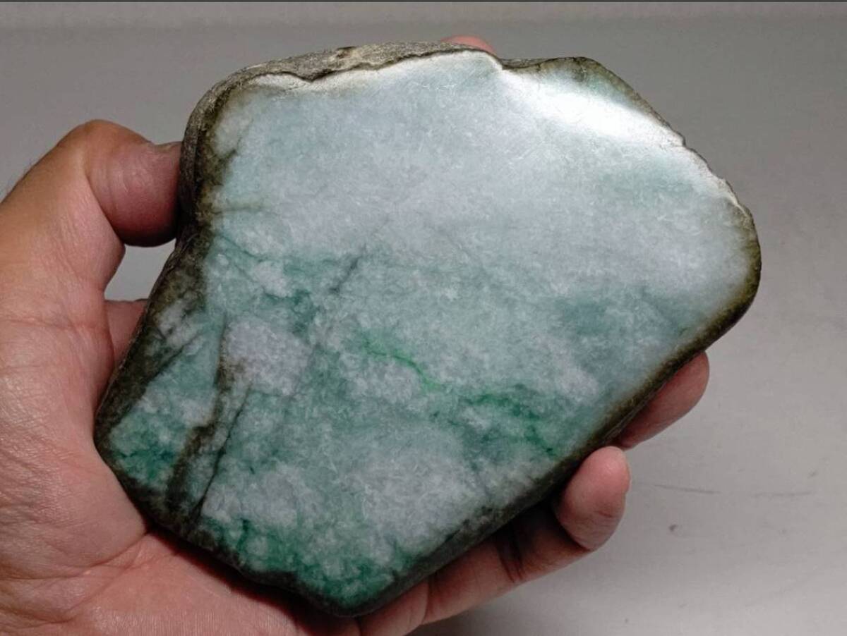 希少・国産翡翠】糸魚川翡翠 勾玉 特大2474g 天然ヒスイ 天然石 観賞石