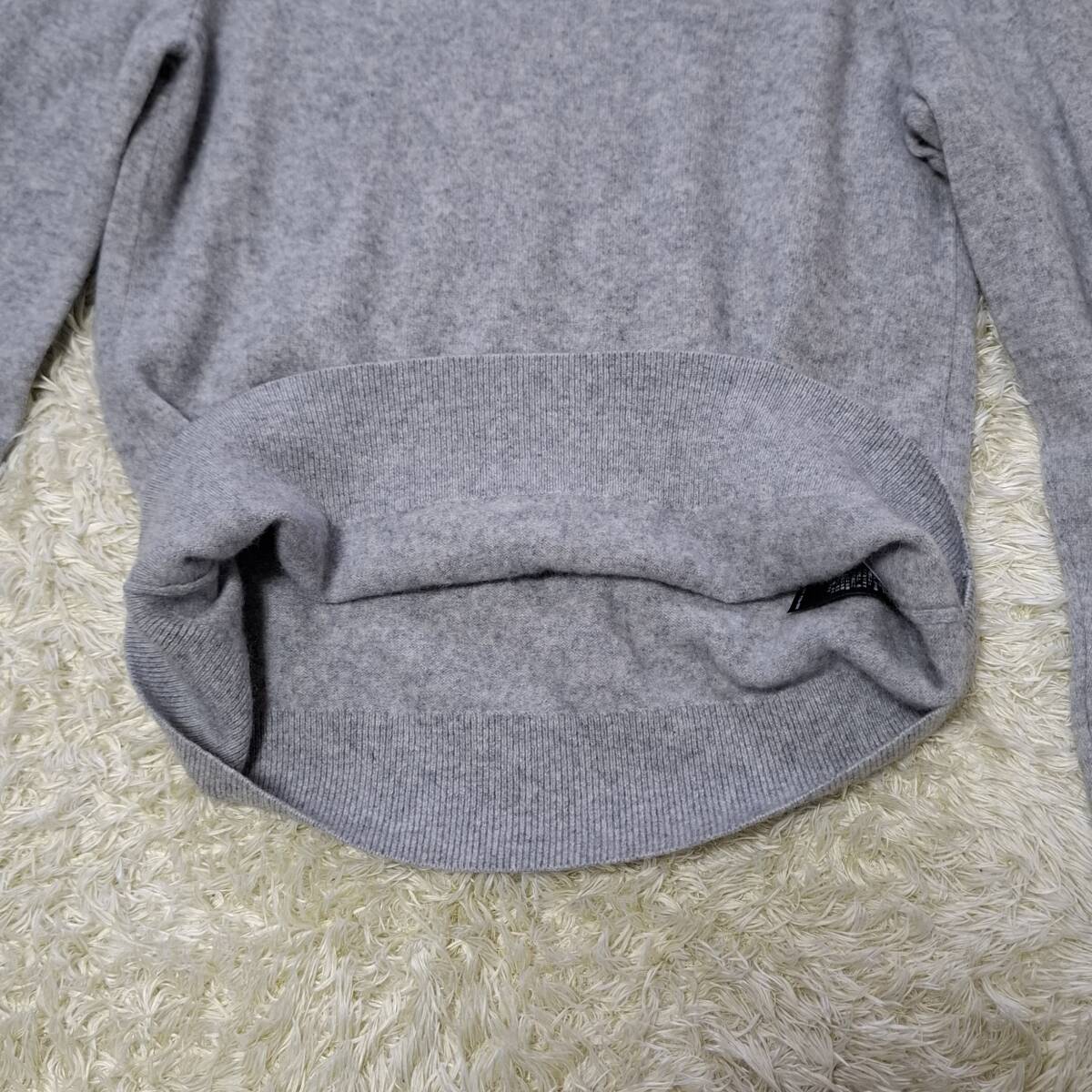 ユニクロ UNIQLO カシミヤセーター 無地 グレー カシミヤ100 M クルーネックセーター 手洗い済_画像5