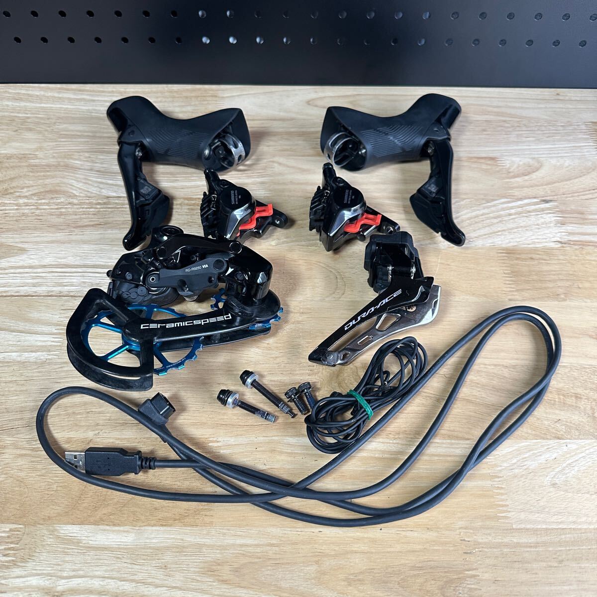 Yahoo!オークション - シマノ デュラエース R9200シリーズ DI2 Yahoo!オークション - シマノ デュラエース R9200シリーズ DI2