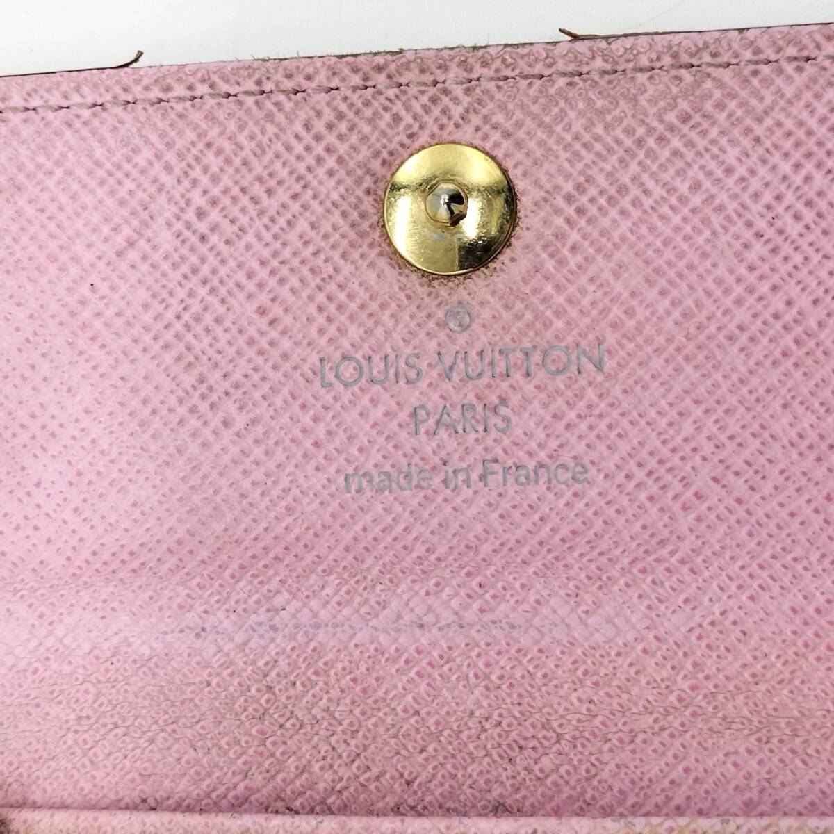 洗練された彩りの美学 ルイヴィトン Louis Vuitton キーケース 4 洗練された彩りの美学 ルイヴィトン Louis Vuitton キーケース 4