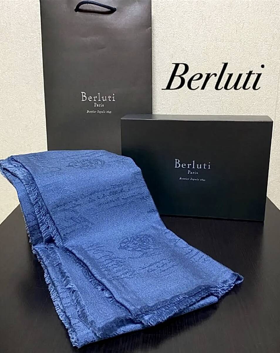 Berluti ベルルッティ カリグラフィ 大判 ストール マフラー Berluti ベルルッティ カリグラフィ 大判 ストール マフラー