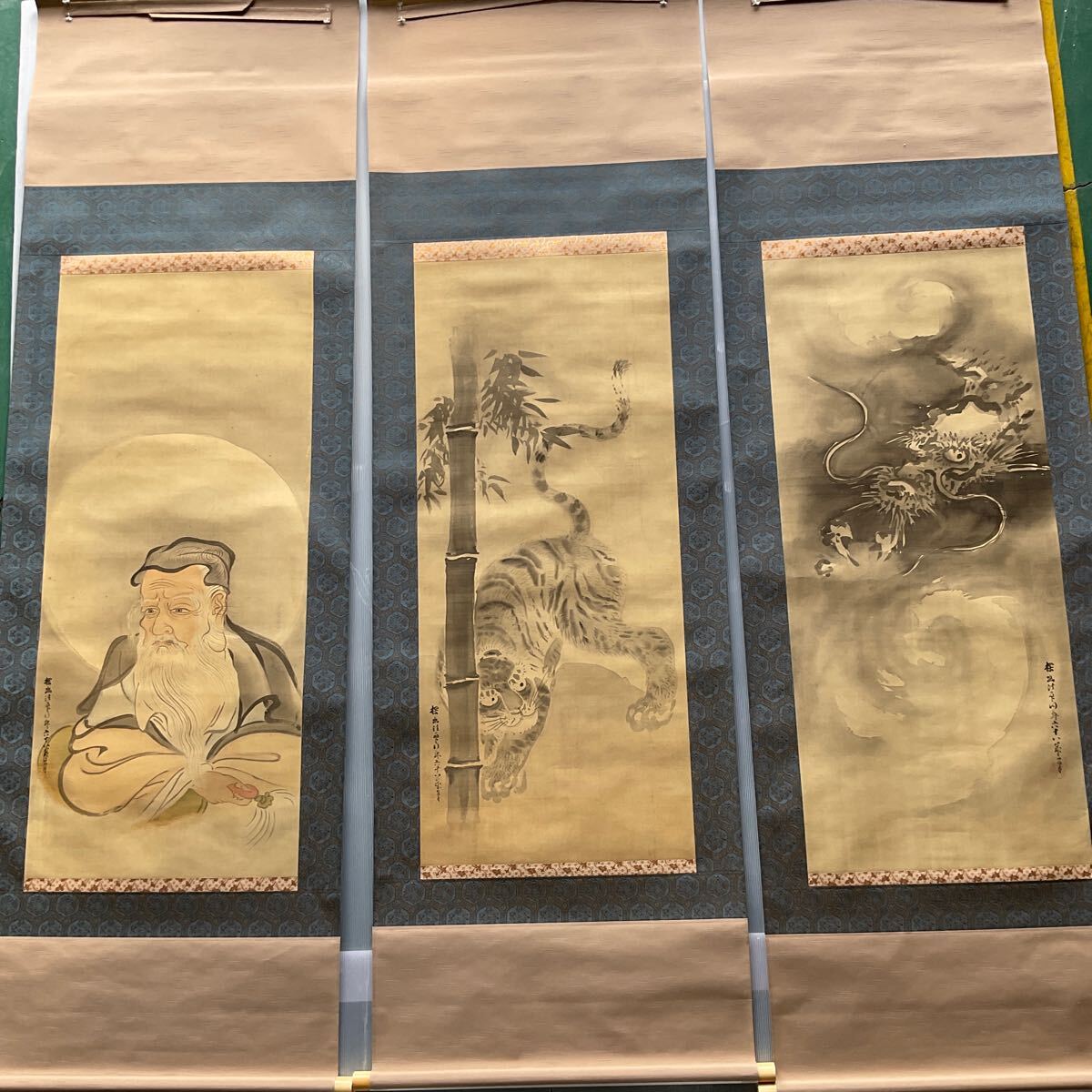 営KU01120Y 真作保証 掛軸 狩野探幽 三幅対 虎 龍 老人 掛け軸 営KU01120Y 真作保証 掛軸 狩野探幽 三幅対 虎 龍 老人 掛け軸