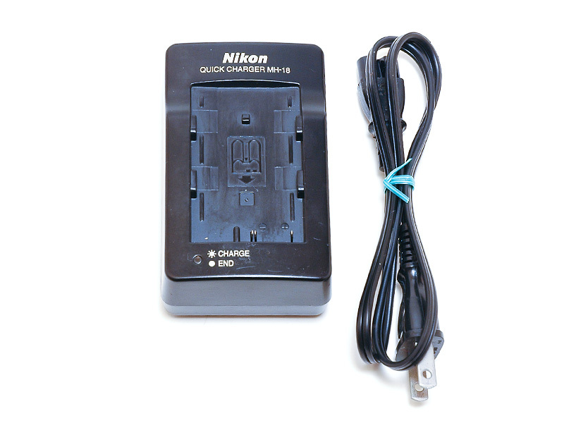 ★ Nikon 急速充電器【 Nikon MH-18 】中古美品2 ★