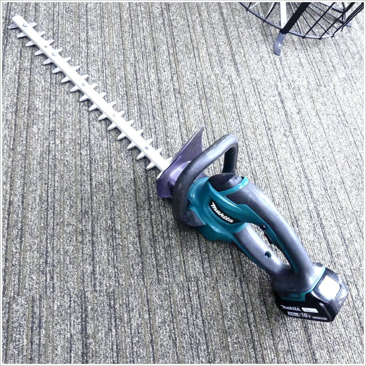 makita マキタ MUH467D 18V ヘッジトリマ　充電式生垣バリカン USED /2411A