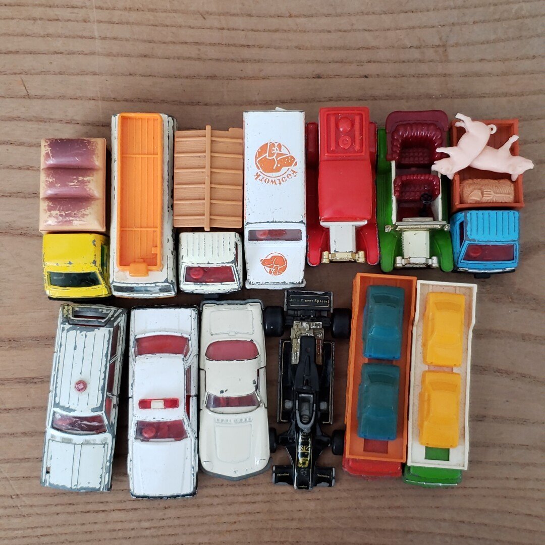 【全品送料無料】 tomica ミニカー 13台まとめて 日本製 セドリック パトカー 家畜 その他