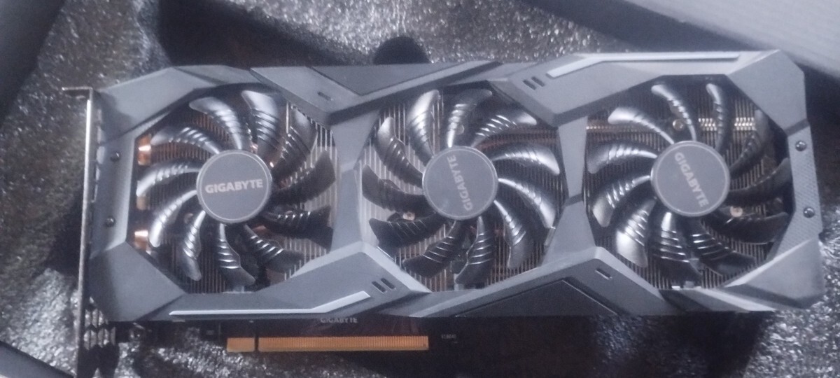 送料無料　GIGABYTE RTX2070 グラフィックボード
