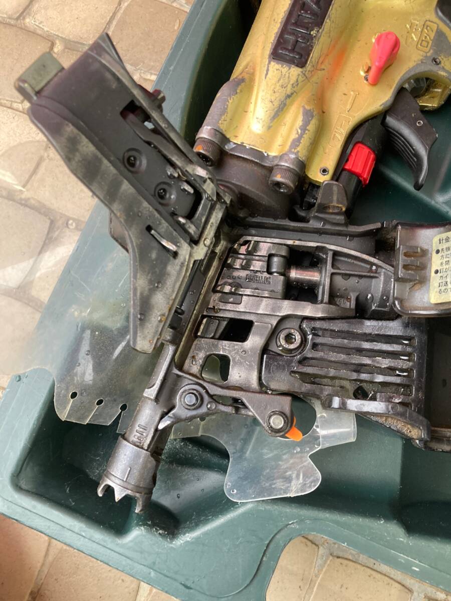 中古品】【0906】☆HiKOKI(日立工機) 50㎜高圧ロール釘打機 中古品】【0906】☆HiKOKI(日立工機) 50㎜高圧ロール釘打機