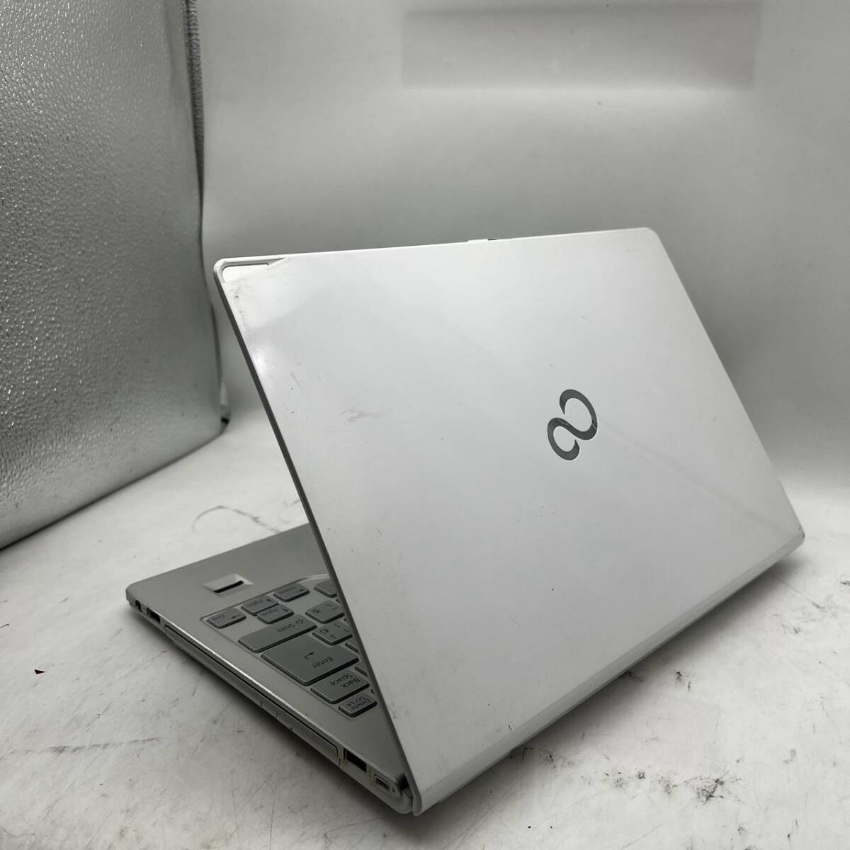 富士通/SH75/M/第4世代 Core i5-4200U/メモリ 4GB/13.3インチ/