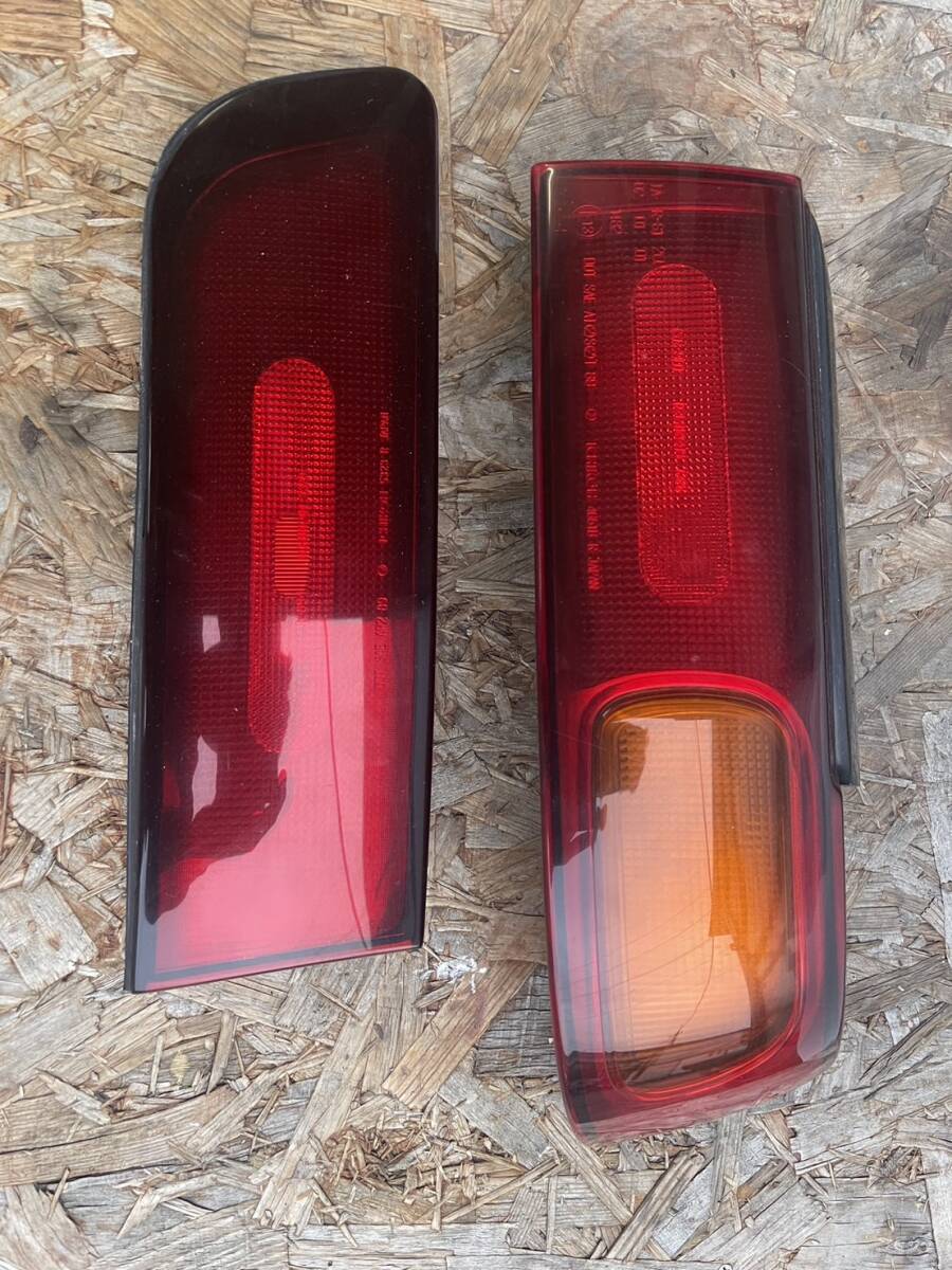 スバル・アルシオーネSVX (E-CXD)　右・テールランプ　G242