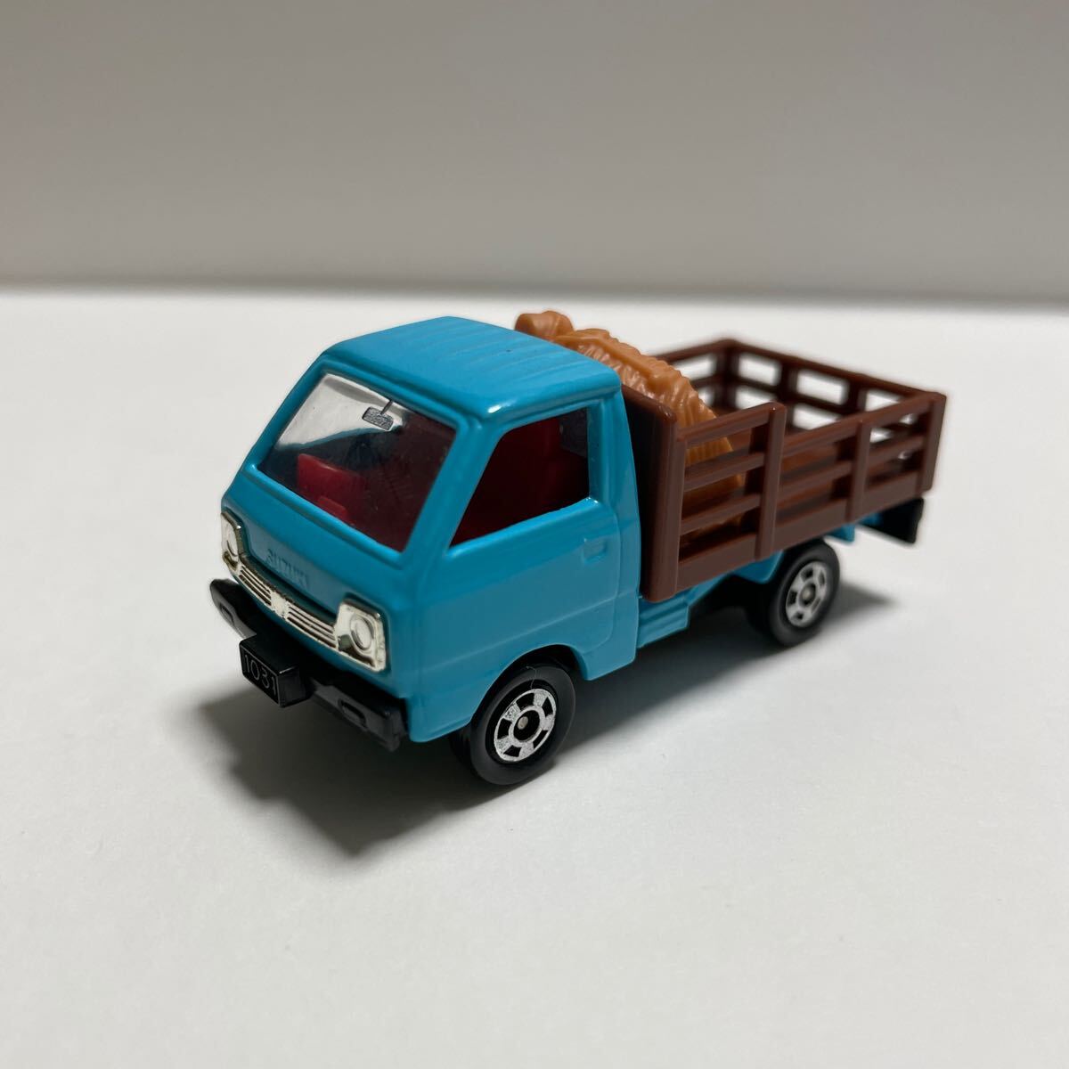 【セール】 福袋 の通販 - Yahoo!オークション トミカ 家畜運搬車 キャリィ スズキ No.31 その他