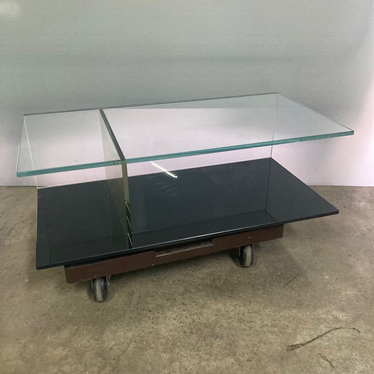 b. |Cassina ixc/カッシーナイクスシー|ピエロ・リッソーニ b. |Cassina ixc/カッシーナイクスシー|ピエロ・リッソーニ