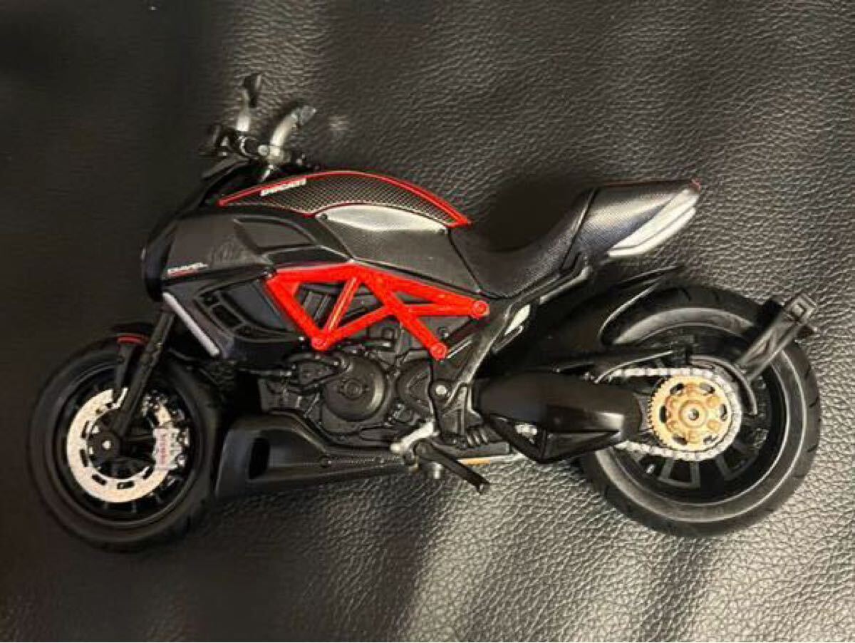 1/12スケール DUCATI Diavel Carbon ドゥカティ ディアベルカーボン ダイキャストバイク ミニカー オートバイ 完成品 Maisto マイスト