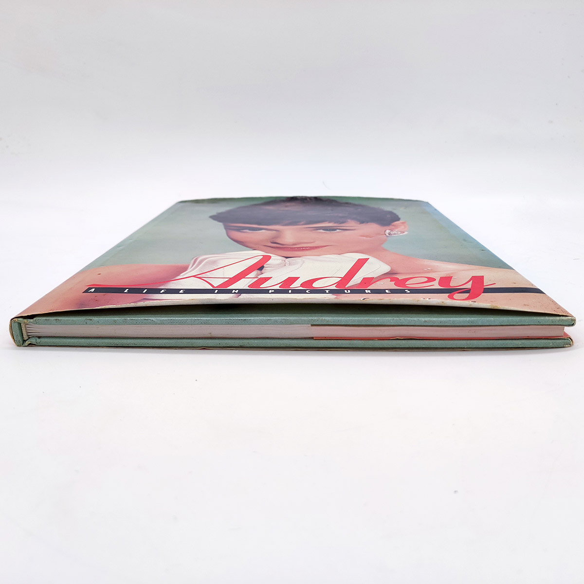 ★☆★Audrey: A Life in Pictures ペーパーバック オードリー?ヘプバーン Audrey Hepburn 寫(xiě)真集 洋書(shū)