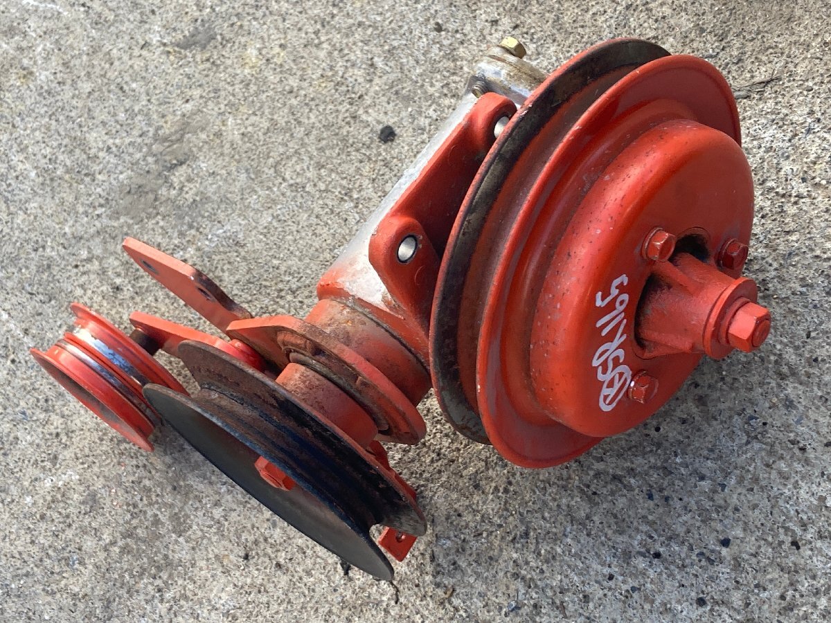 【滋賀発】 コンバイン クボタ SR165 脱穀 ギヤケース 駆動ケース_画像1