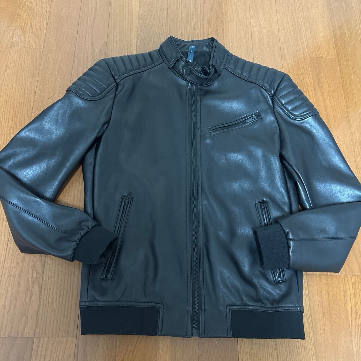 ゆうパック送料無料 中古品 Mサイズ ZARA ザラ フェイクレザー ゆうパック送料無料 中古品 Mサイズ ZARA ザラ フェイクレザー