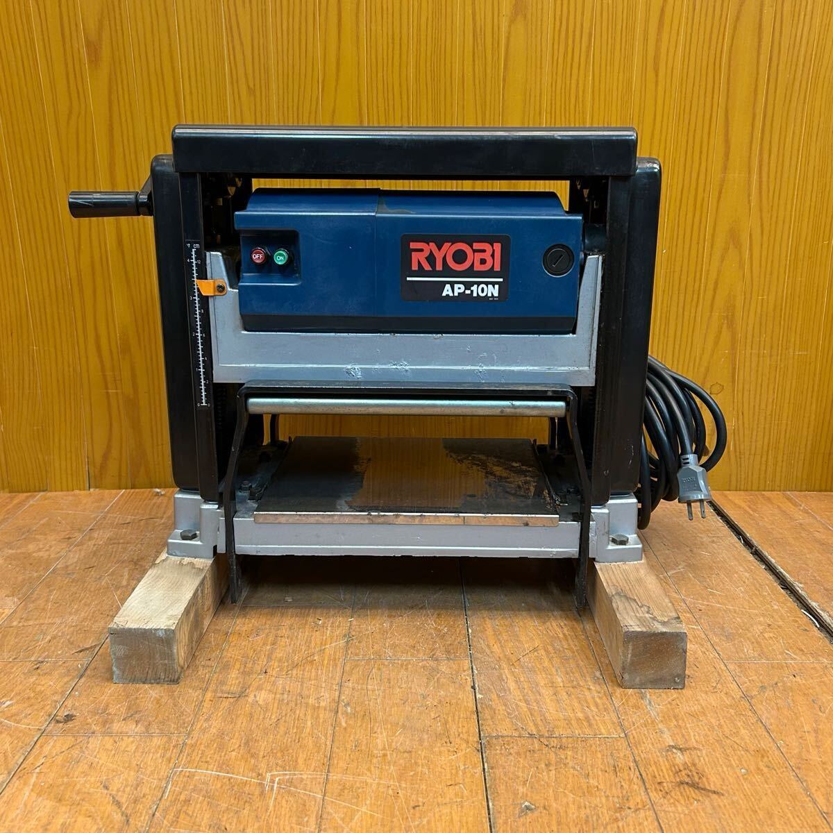 ★綺麗★動作品★自動カンナ★100V 50/60Hz★電動鉋★鉋★電動工具★大工★DIY★道具★RYOBI★AP-10N★リョービ★SR(R909)