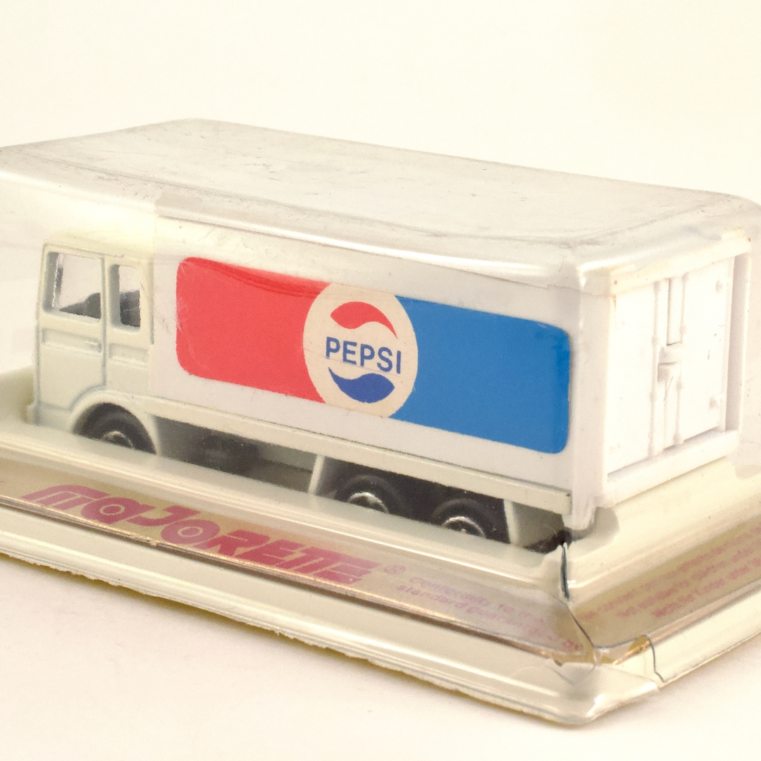  Франция MajoRette (Majorette) SAVIEM PEPSI 214 CONTAINER 1/100 блистер упаковка нераспечатанный 