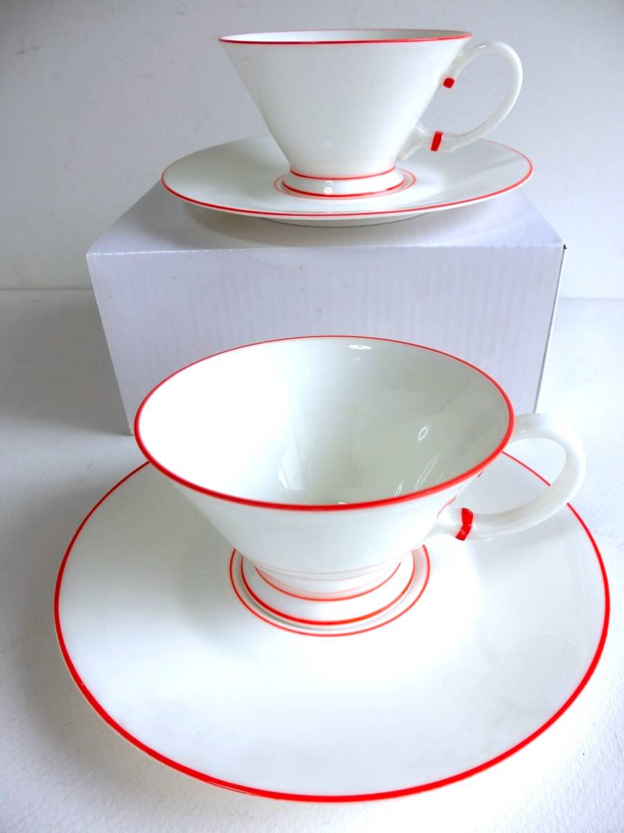 Noritake　ノリタケ　Studio Collection　カップ＆ソーサー　2客セット　希少 アールデコ調　レトロ　造形　白×朱色縁　ペア　2個