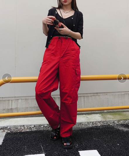 着用1回 美品「CORNERS コーナーズ」イージーカーゴパンツ ワークパンツ レッド 赤色 パラシュートパンツ M＜定価：5,390円＞（送料600円）