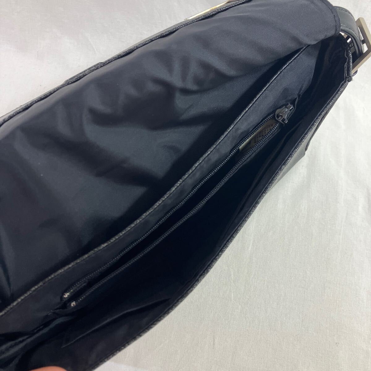 GIVENCHY ジバンシィ ジバンシー オールド 金具 ハンドバッグ GIVENCHY ジバンシィ ジバンシー オールド 金具 ハンドバッグ