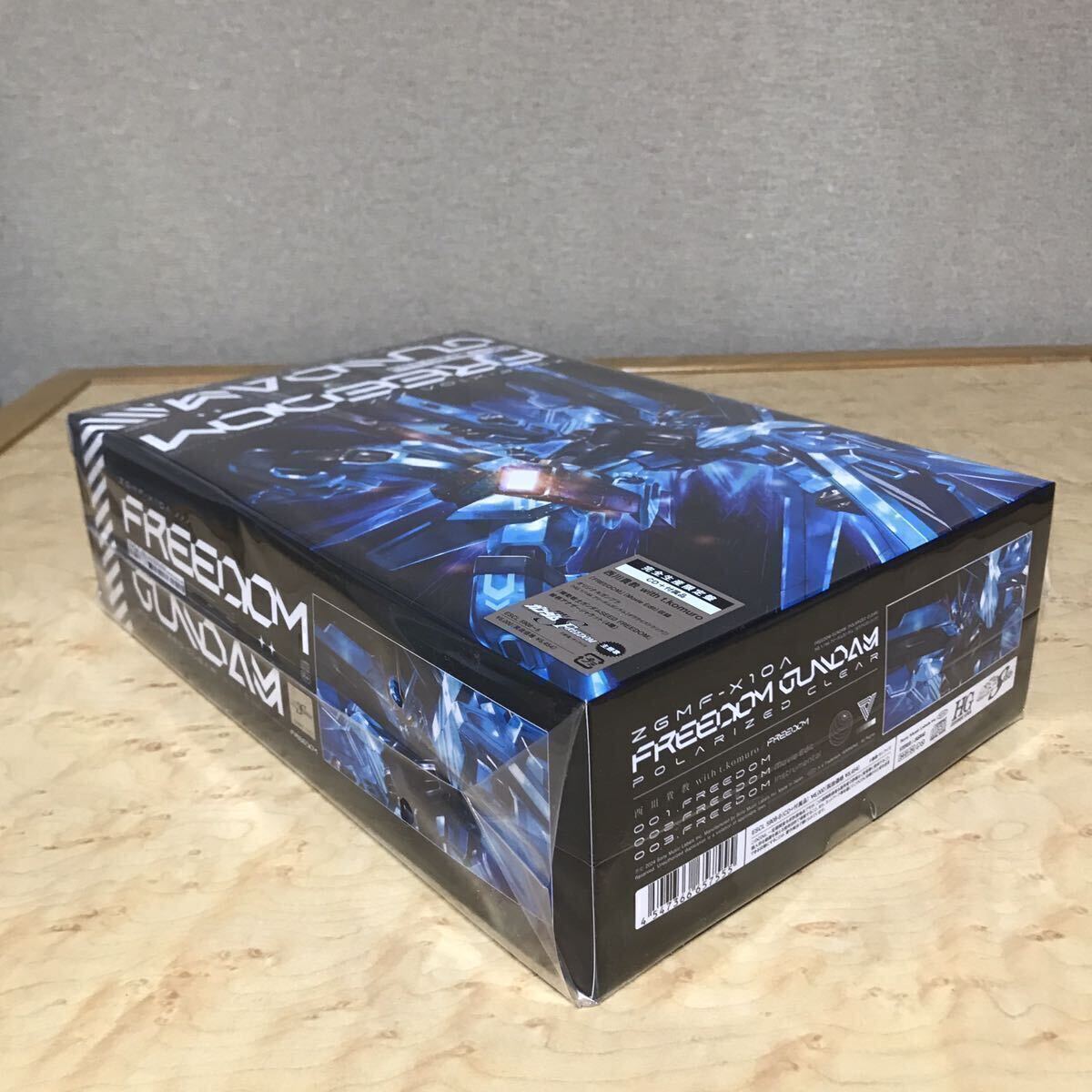 新品 西川貴教 with t.komuro FREEDOM 完全生産限定盤 CD 新品 西川貴教 with t.komuro FREEDOM 完全生産限定盤 CD