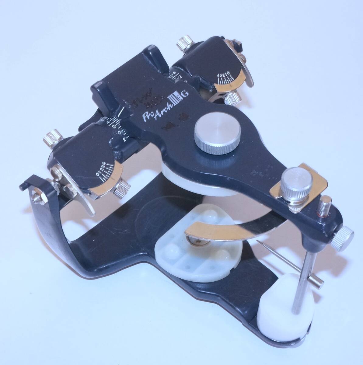 高評価なギフト 松風 ⅢEG プロアーチ ProArch 技工 歯科 半調節性咬合器 3EG 健康管理・計測計