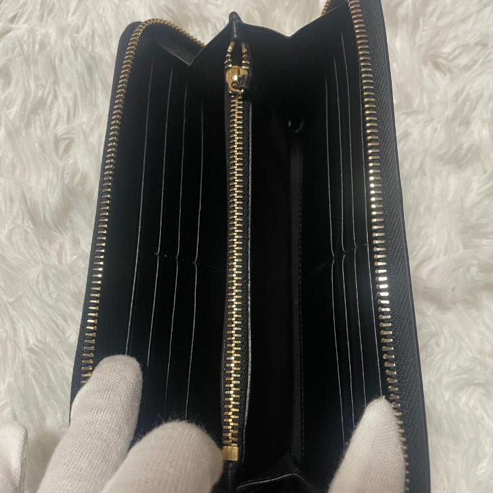 極美品・箱付き】VERSACE ヴェルサーチ レザー メデューサ 長 極美品・箱付き】VERSACE ヴェルサーチ レザー メデューサ 長