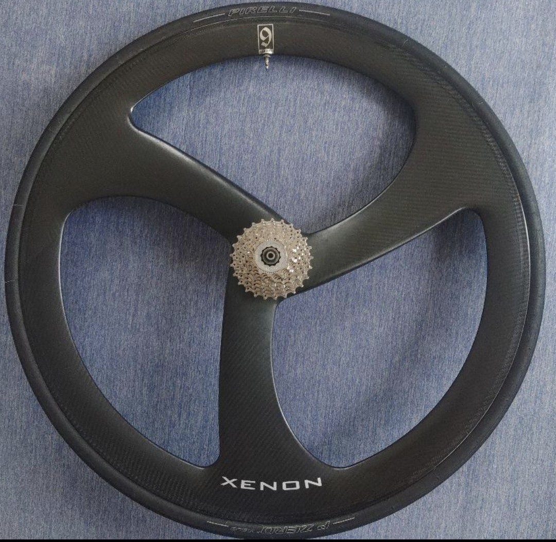 925g★定価132,000円フルカーボン★バトンホイール★シックスコンポーネンツ★XENON★リア11s★700c★クリンチャー★リムブレーキ