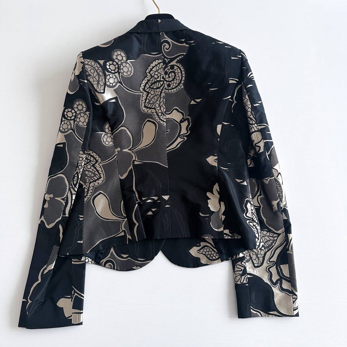 美品】ARMANI COLLEZIONI アルマーニ コレツィオーニ / 総柄 美品】ARMANI COLLEZIONI アルマーニ コレツィオーニ / 総柄