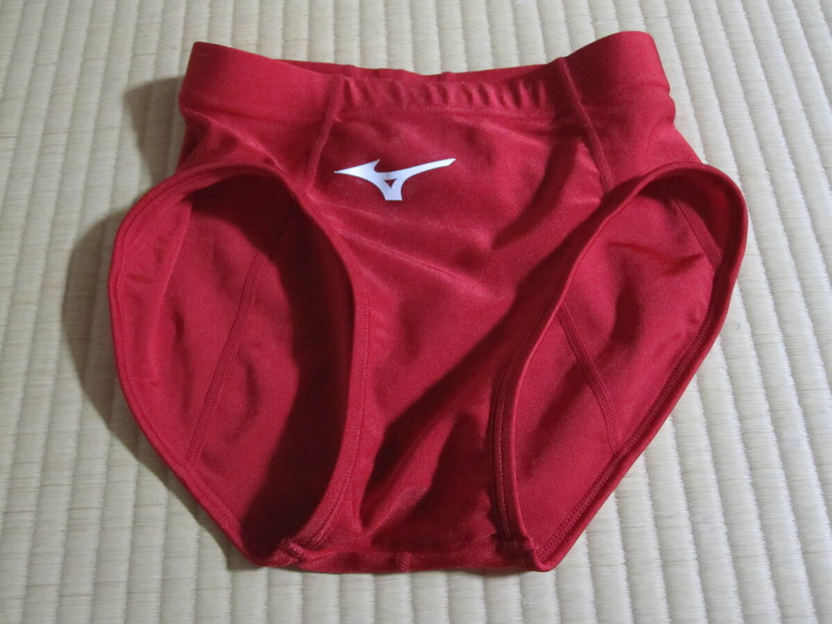 ミズノ製　レーシングショーツ　チャイニーズレッド　中古　レディースM