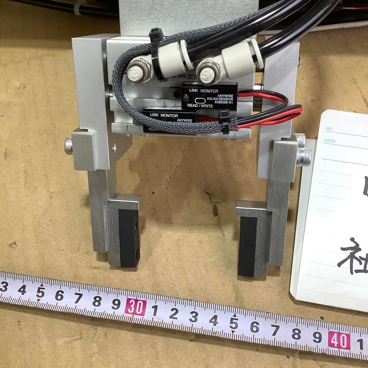 ロボットハンド学校教材品エアースライドシリンダー付き中古品 ロボットハンド学校教材品エアースライドシリンダー付き中古品