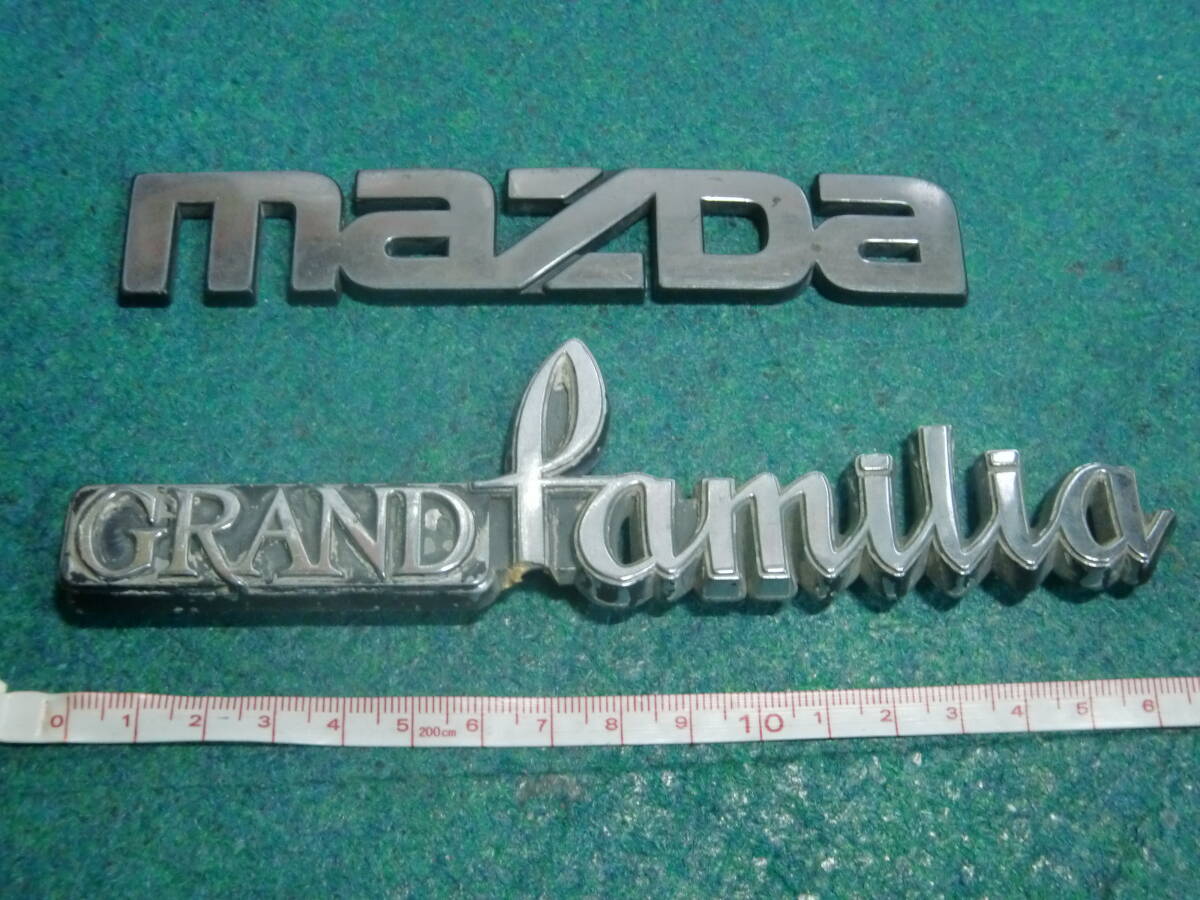 MAZDA　グランドファミリア　エンブレム　2個　　送料は込み