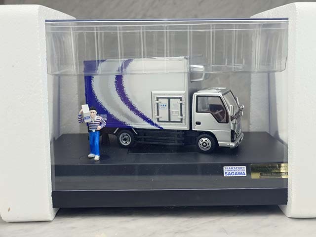 Amazon | 佐川急便 サガワ 1/24ミニカー いすゞ エルフ 2t(トン Amazon | 佐川急便 サガワ 1/24ミニカー いすゞ エルフ 2t(トン
