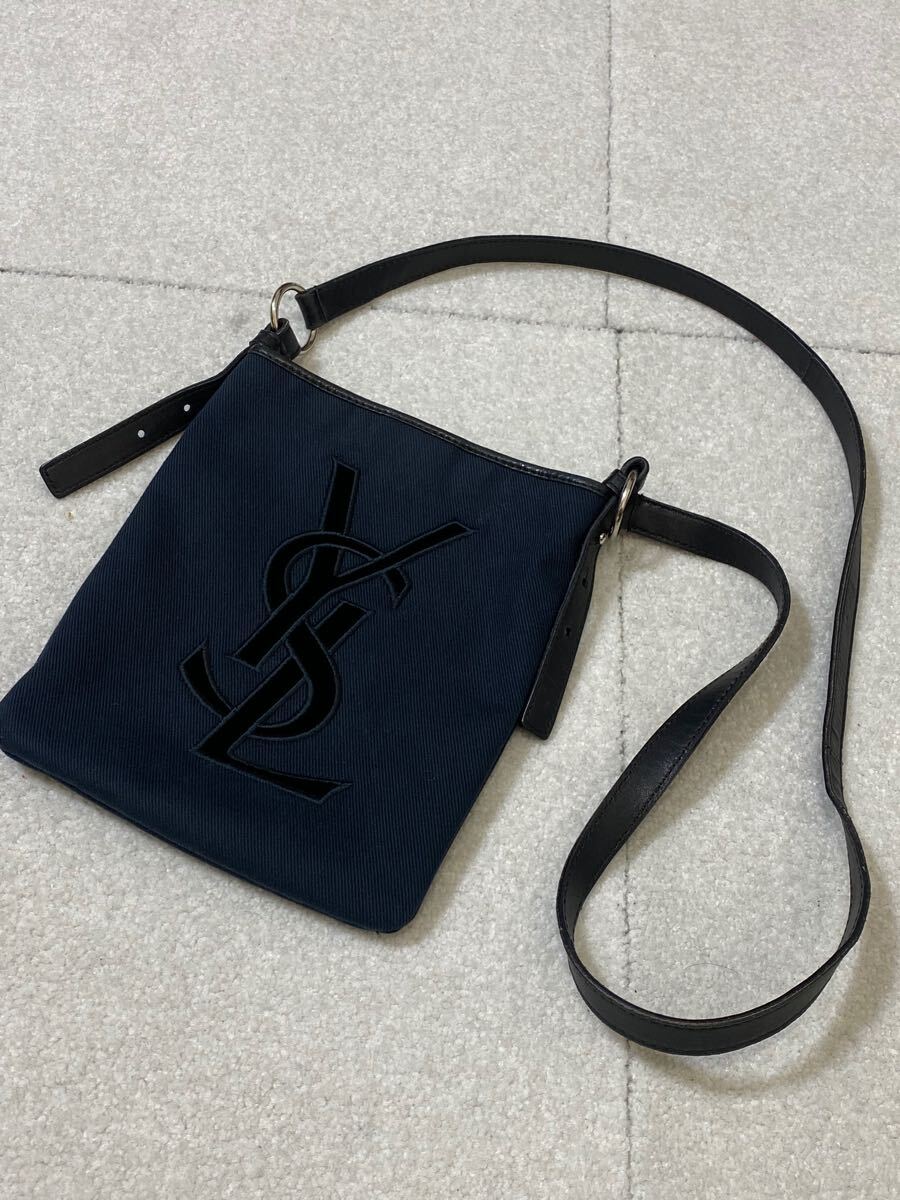 8083 Yves saint Laurent ショルダーバッグ 紺色 ネイビー イヴ 8083 Yves saint Laurent ショルダーバッグ 紺色 ネイビー イヴ
