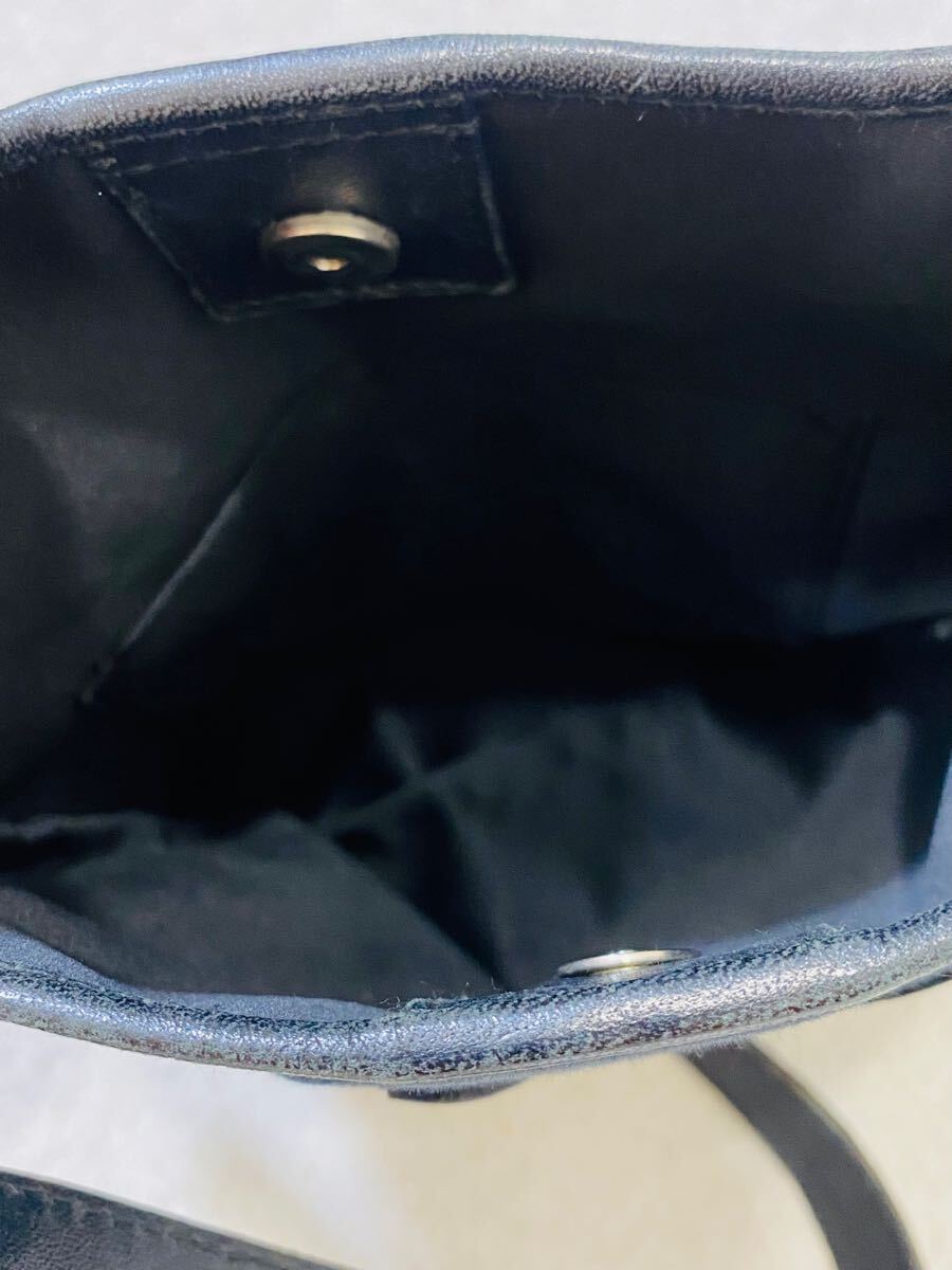 8083 Yves saint Laurent ショルダーバッグ 紺色 ネイビー イヴ 8083 Yves saint Laurent ショルダーバッグ 紺色 ネイビー イヴ