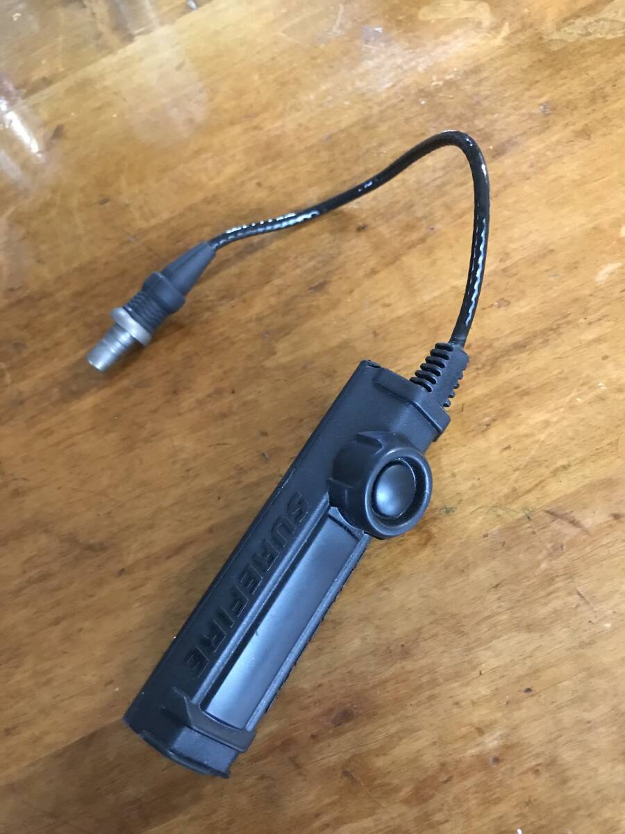 実物　surefire シュアファイア　SR07 リモートスイッチ　難あり