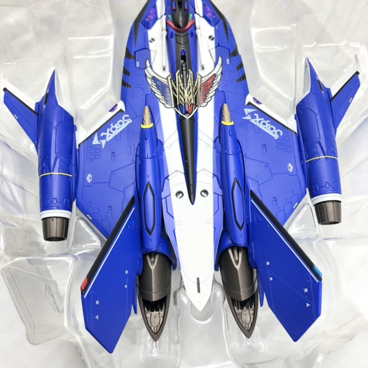 中古】バンダイ DX超合金 YF-29 デュランダルバルキリー 中古】バンダイ DX超合金 YF-29 デュランダルバルキリー