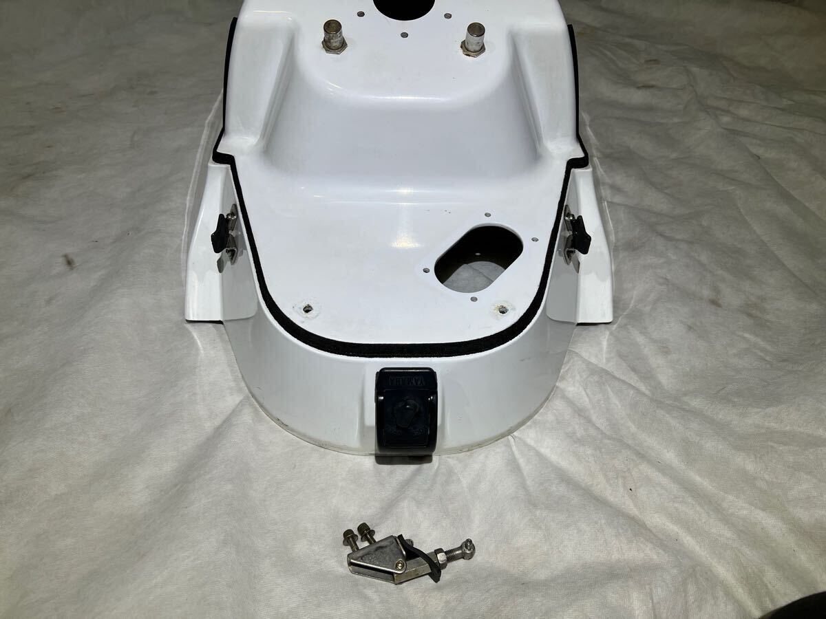 ヤマハ 700 TZ 純正 エンジン ハッチ コンプ フード 中古 ヤマハ 700 TZ 純正 エンジン ハッチ コンプ フード 中古