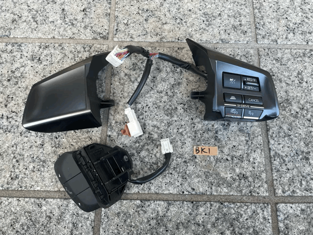 ★☆後期 スバル レガシィ BRG BRF BR9 BMG/BM9用純正ステアリングスイッチ ハンドルスイッチ☆★