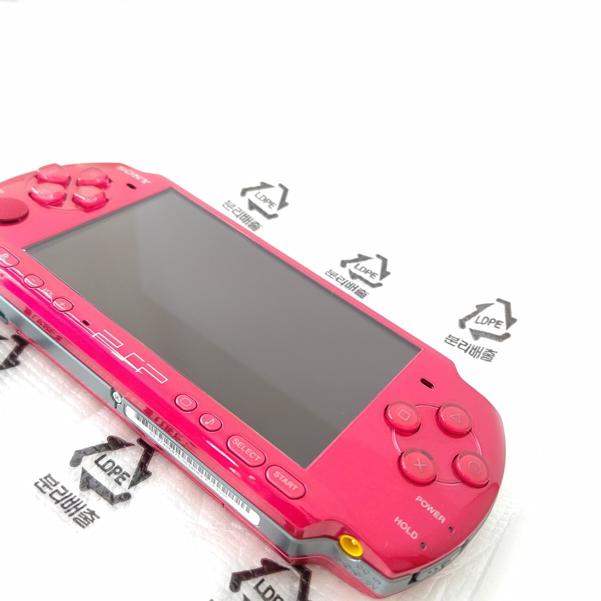 韓国版 ソニー PSP3005 ラディアントレッド 極美品 希少 レア 韓国版 ソニー PSP3005 ラディアントレッド 極美品 希少 レア