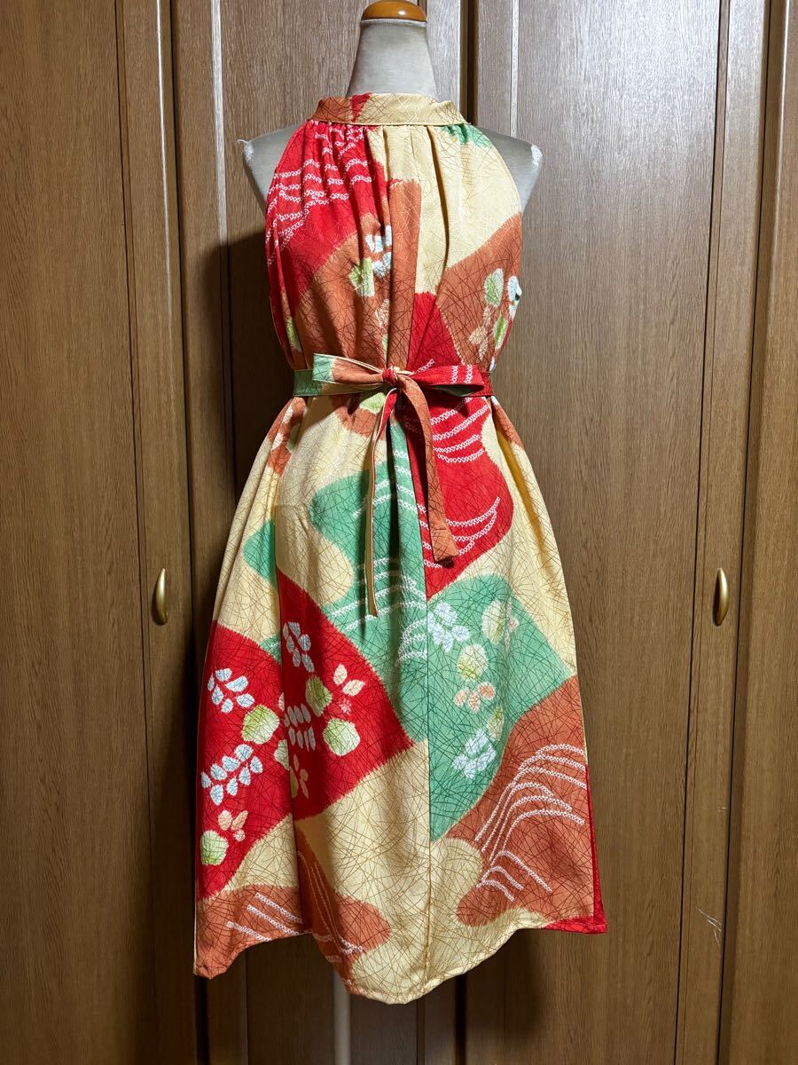著物リメイク★261★赤緑黃色振袖ホルターネックワンピース ?ストール★絞り花々★多少難あり