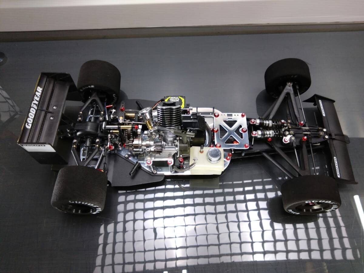 京商　エンジンラジコン　フェラーリ643 ？　GP10 1/8 Yahoo!オークション - KYOSHO 京商 1/8 GP10 フェラーリ F1